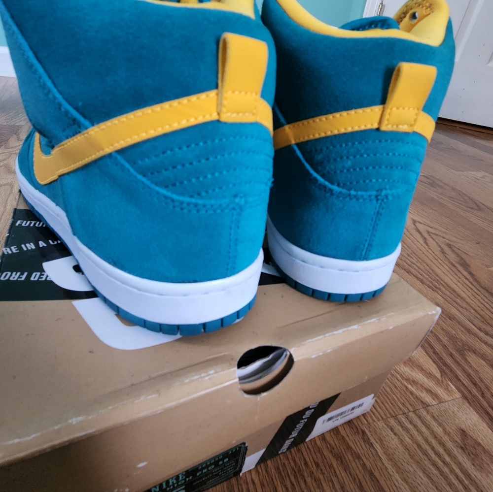 Nike SB Dunk Hi Tropical Teal and University Gold (2013) - Picture 6 of 17